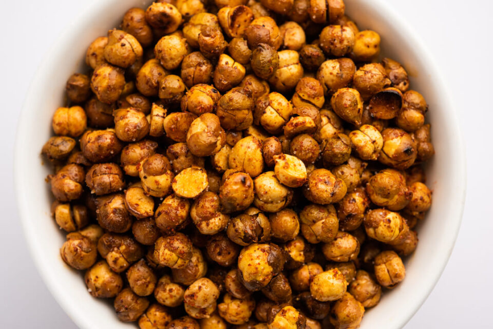 What happens if we eat roasted chana daily?